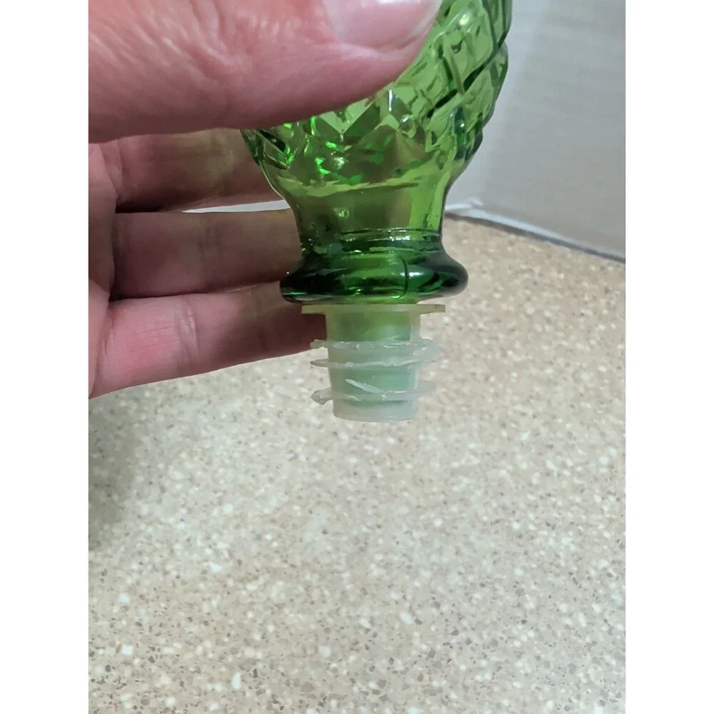 Vintage Green Glass Decanter Diamond Pattern Made in Taiwan 9